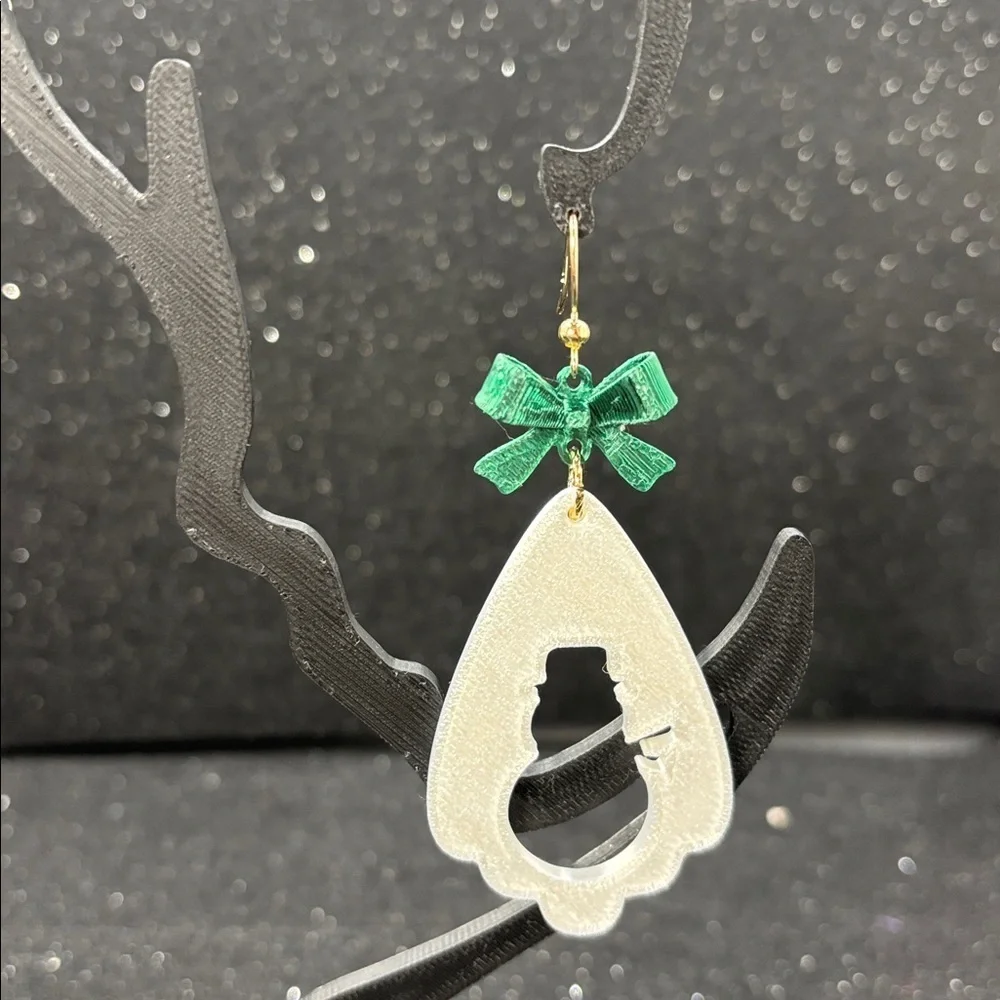 🎀 Frosty Snowman Bow Earrings 🎀